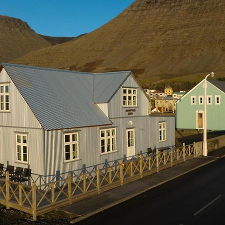 Palshus Hotel Patreksfjordur Ngoại thất bức ảnh
